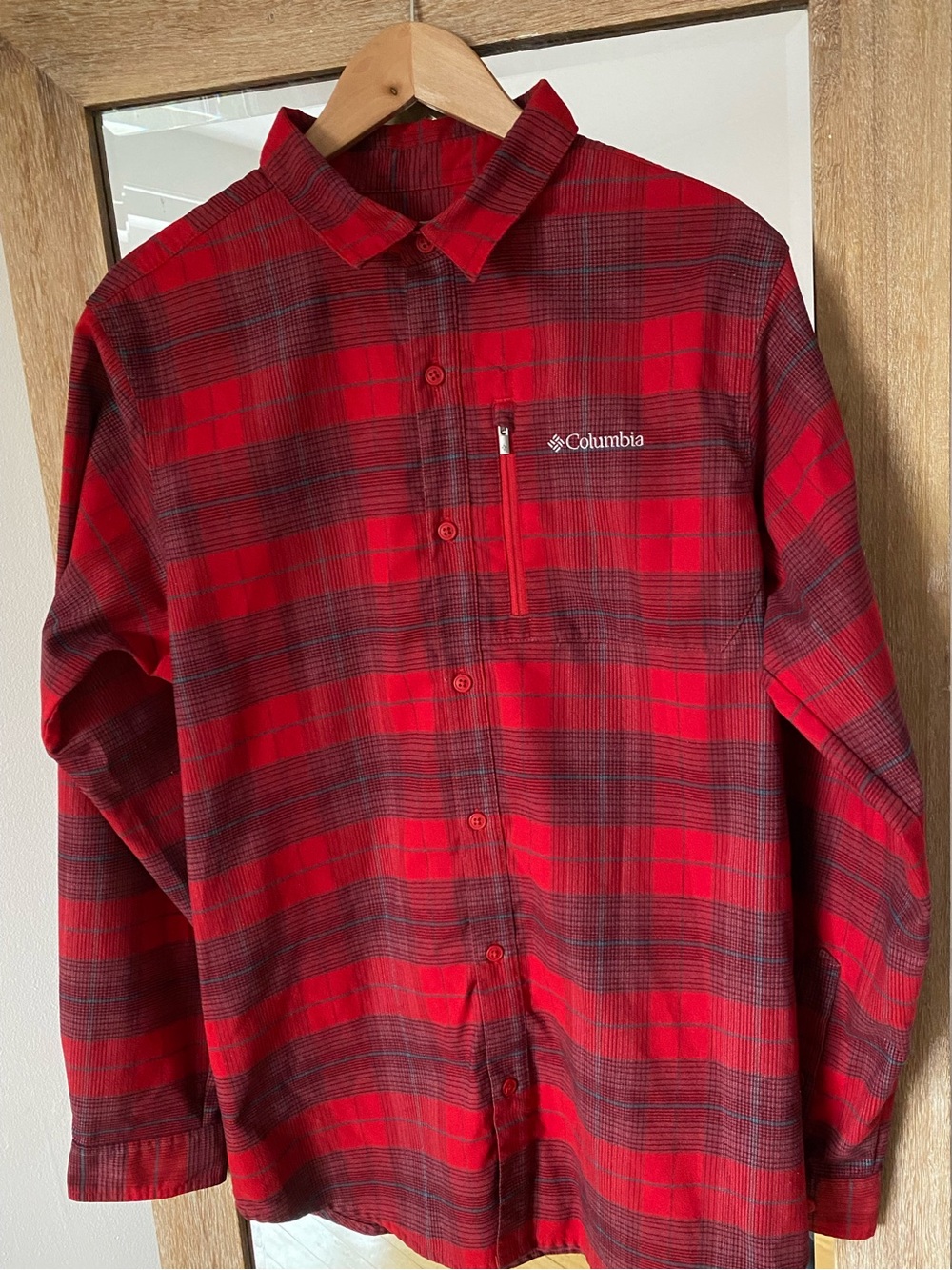 Large Columbia Red and Black Plaid Button-Down Shirt